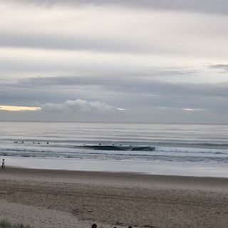 ゴールドコースト サーフィン レッスンとサーフ ガイド Surf Sato